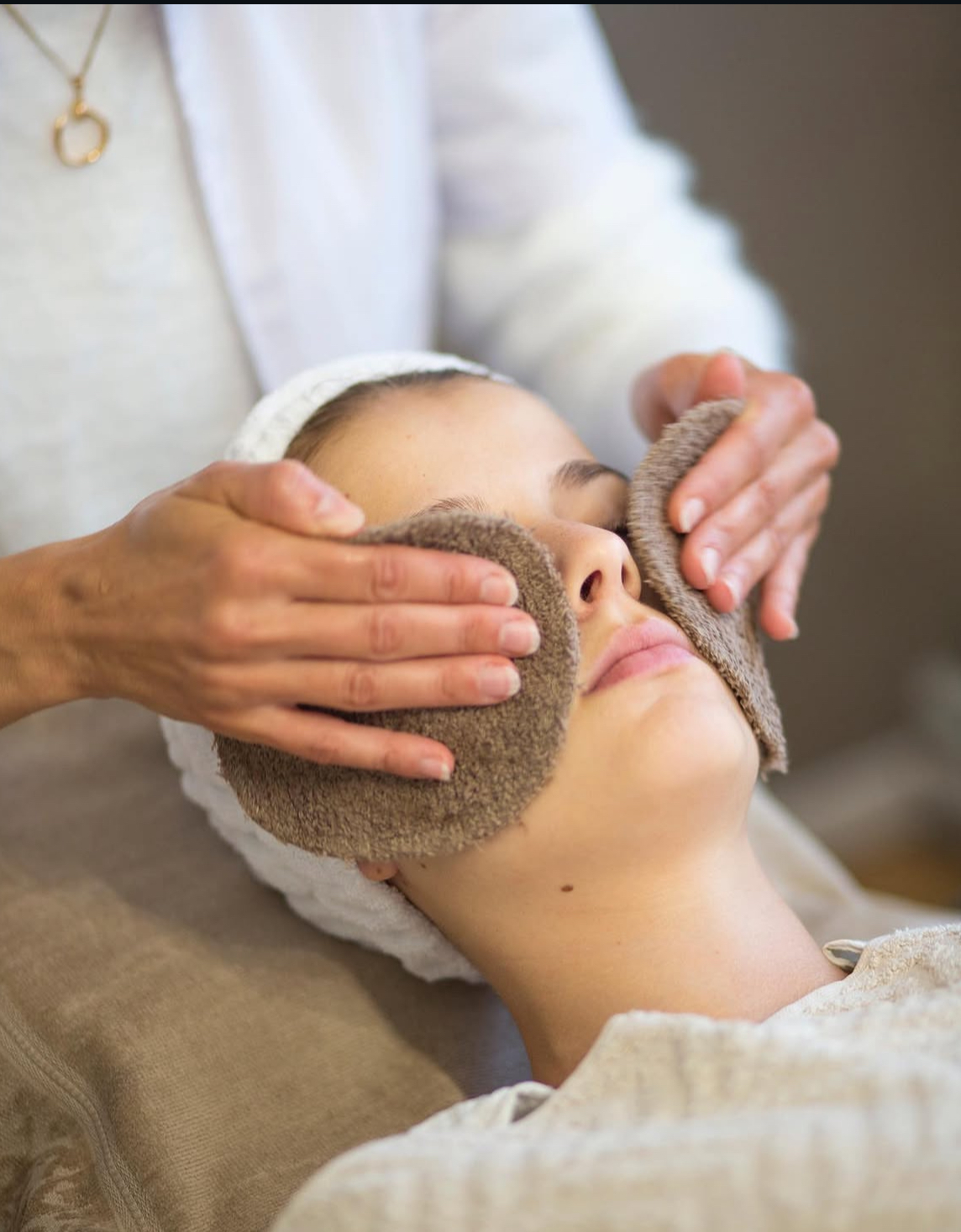 Classic Facials — professional treatment at Institut SkinCare Project Brussels